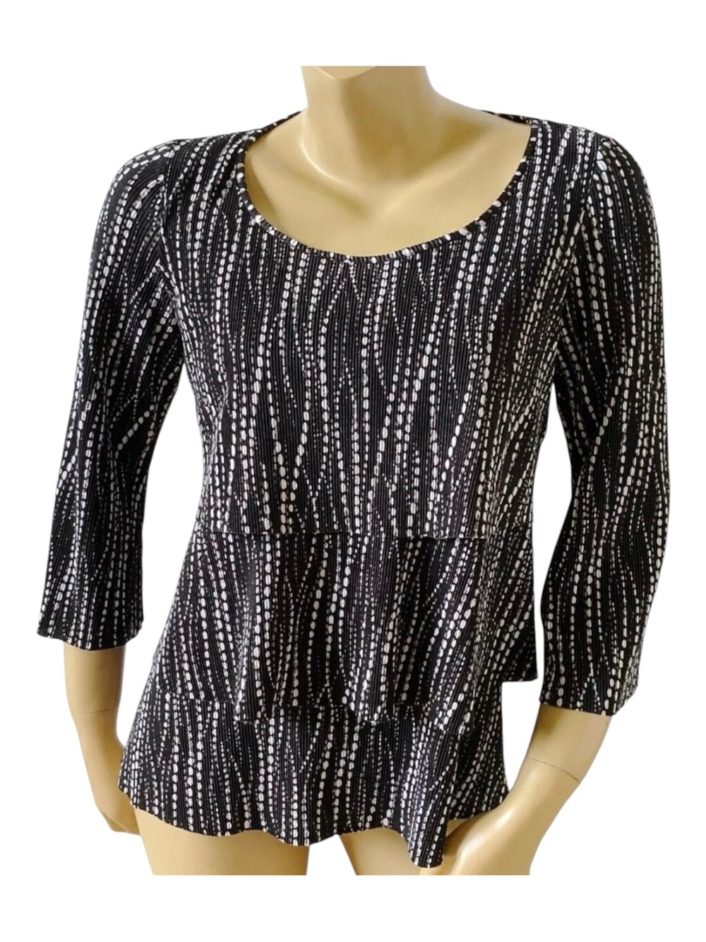 Notations Top Womens Small Tiered Ruffled 3/4 Sleeve Black White Crinkle Print